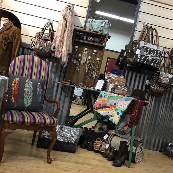 Meet the Posher - Picture 7 of 14